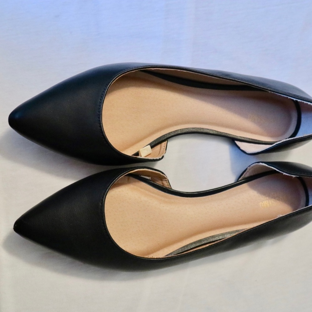 Black Pointed Flats